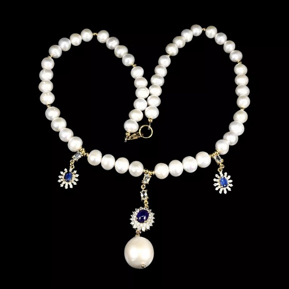 Classy Beautiful Genuine Pearl Necklace - Picture 3 of 4